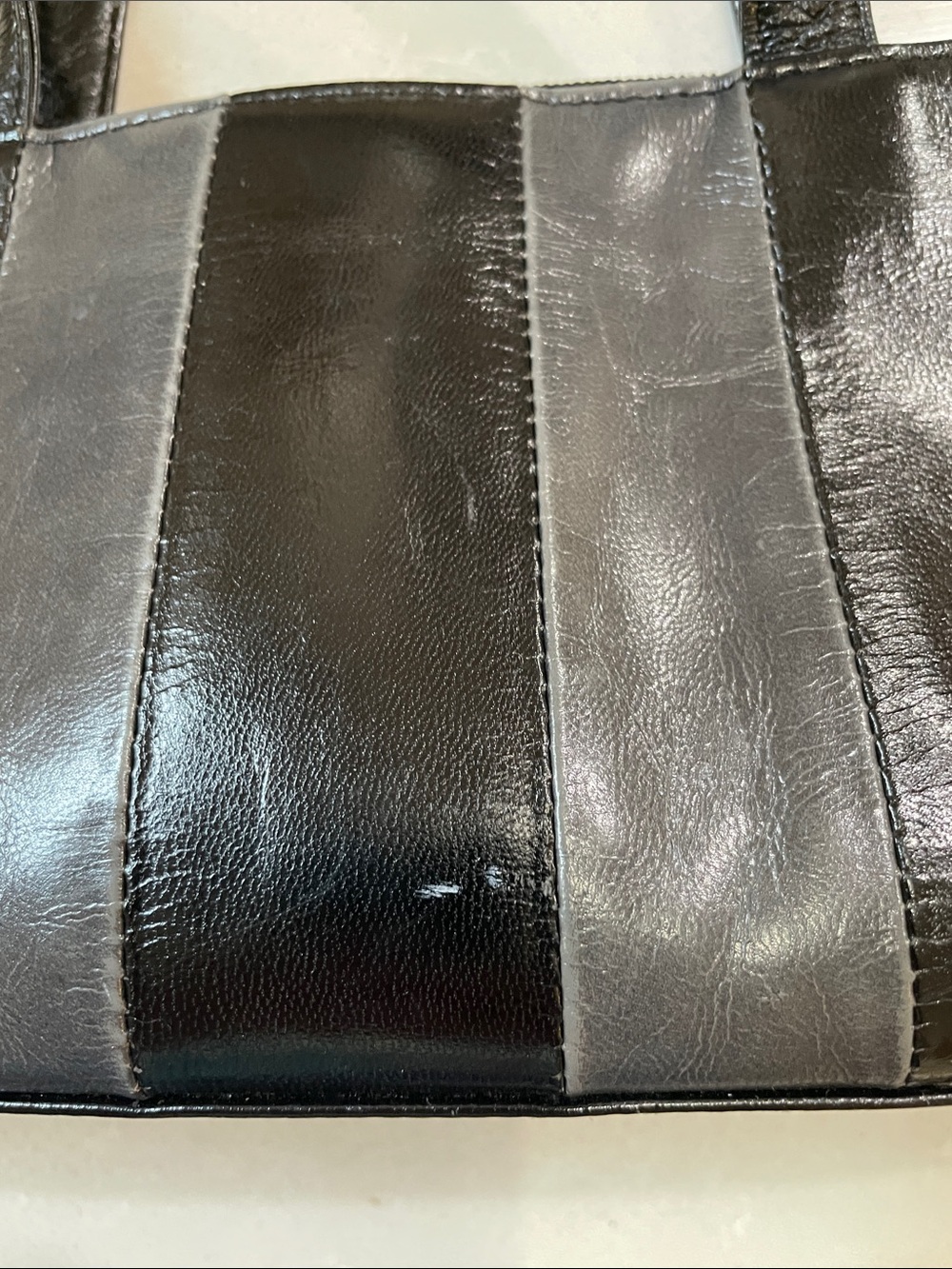 Vintage Kenneth Cole Classic Black Leather Shoulder Bag with Dual Straps - Picture 10 of 10